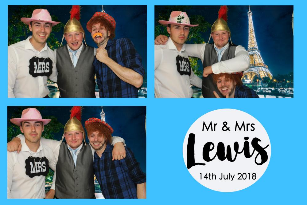 Mr & Mrs Lewis's Wedding | View more photos from the event at images.mobile-photo-booth.com/u/MobilePhotoBoothUK/Mr-Mrs-Lewiss-Wedding